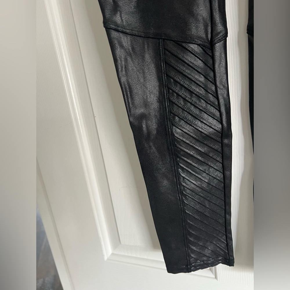 Spanx Faux Leather Moto Leggings Medium - Picture 5 of 7